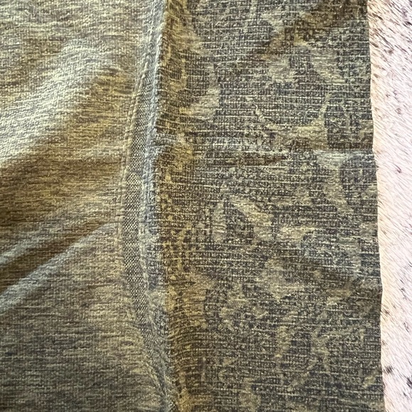 Lululemon Green Swiftly Tech Tee - Picture 4 of 4